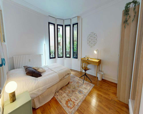 Avenue Montaigne, Paris