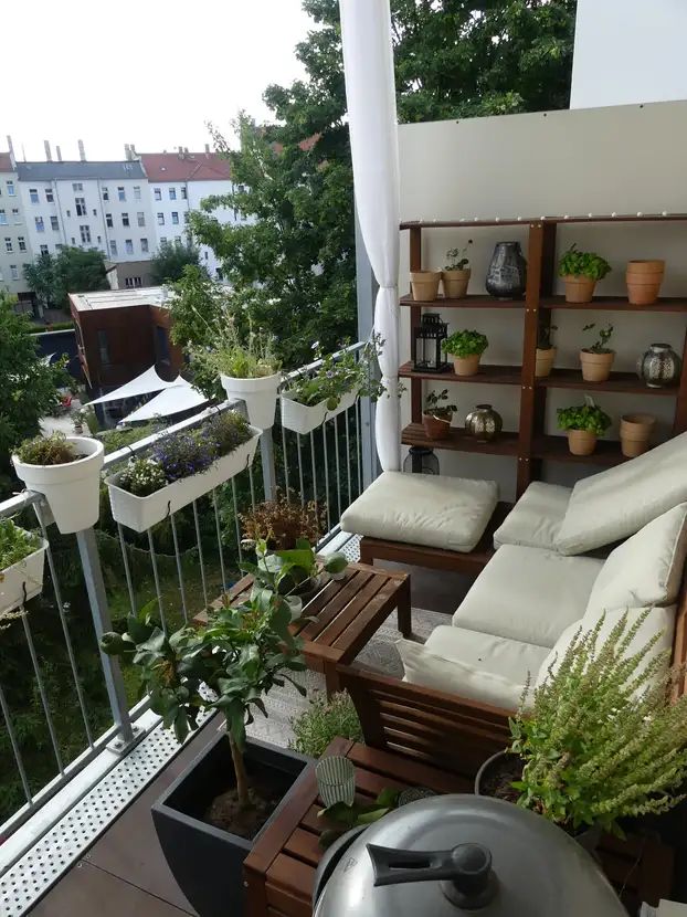 Renovated 3-Room Apartment, Balcony, Fitted Kitchen - 13