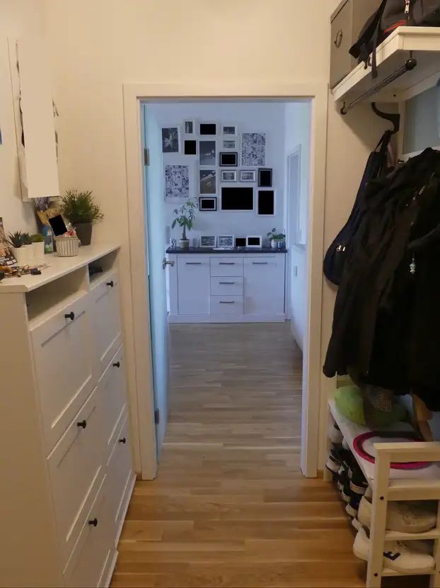 Renovated 3-Room Apartment, Balcony, Fitted Kitchen - 3