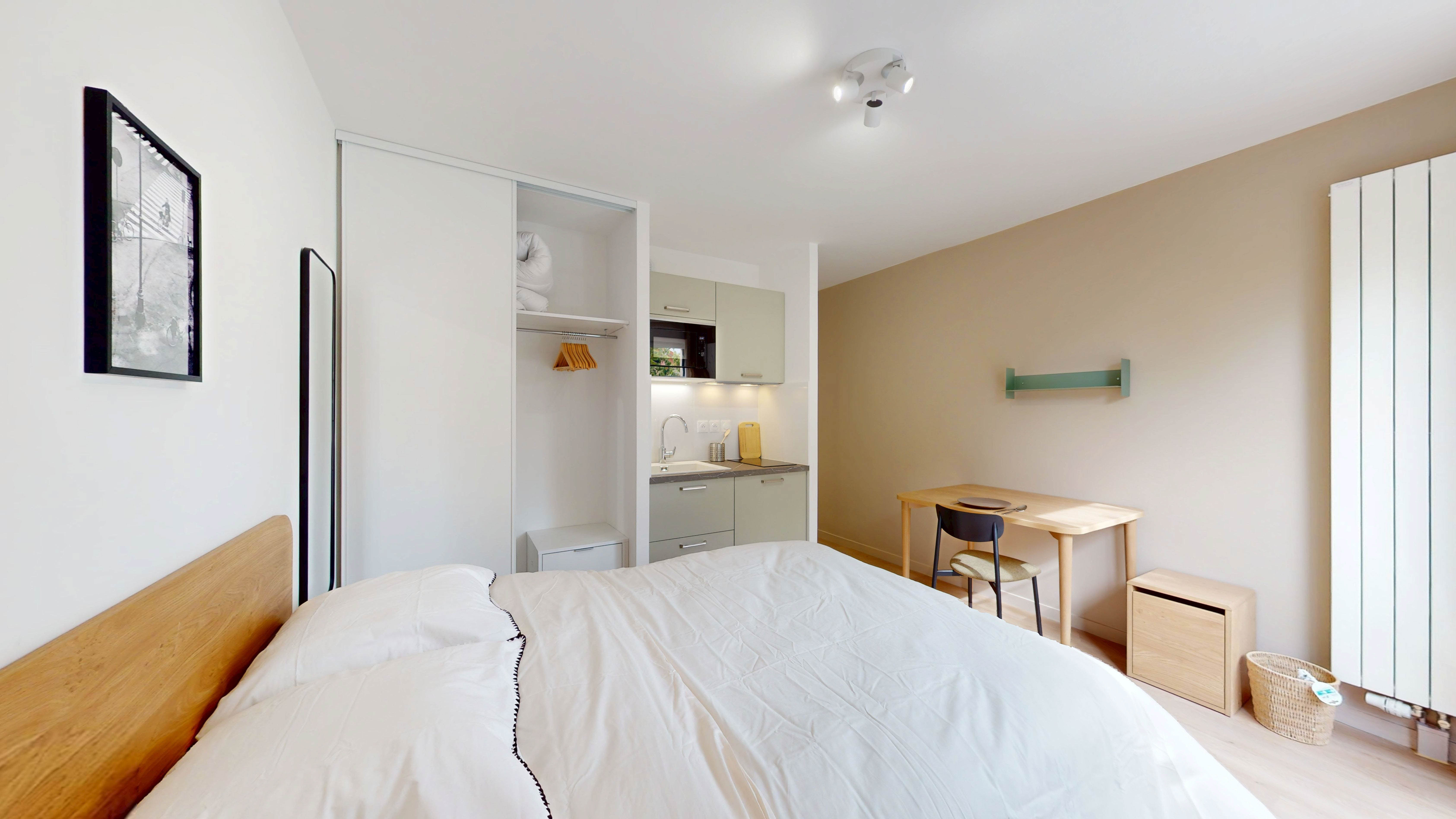 Room 113 - 10