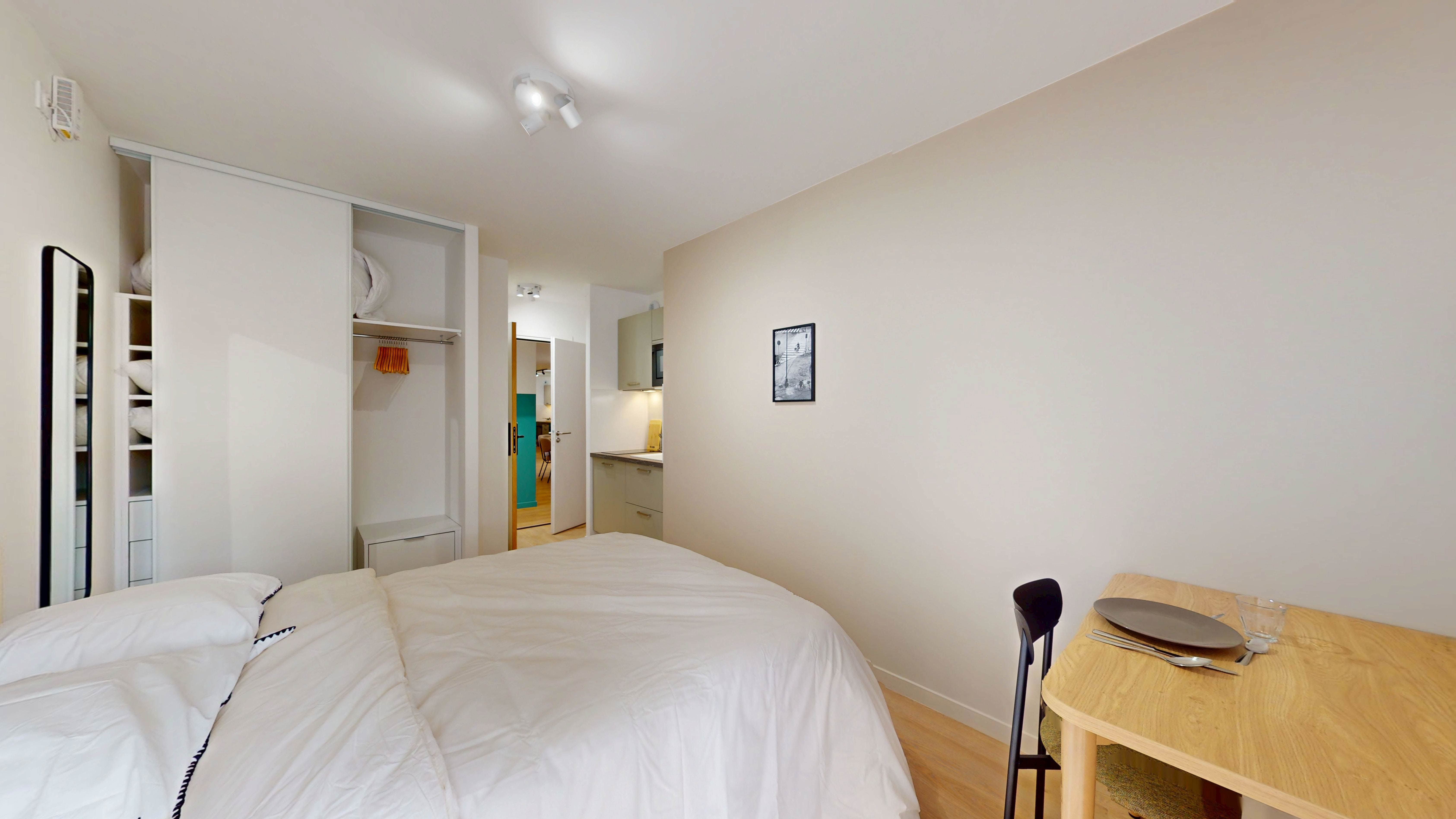 Room 114 - 10
