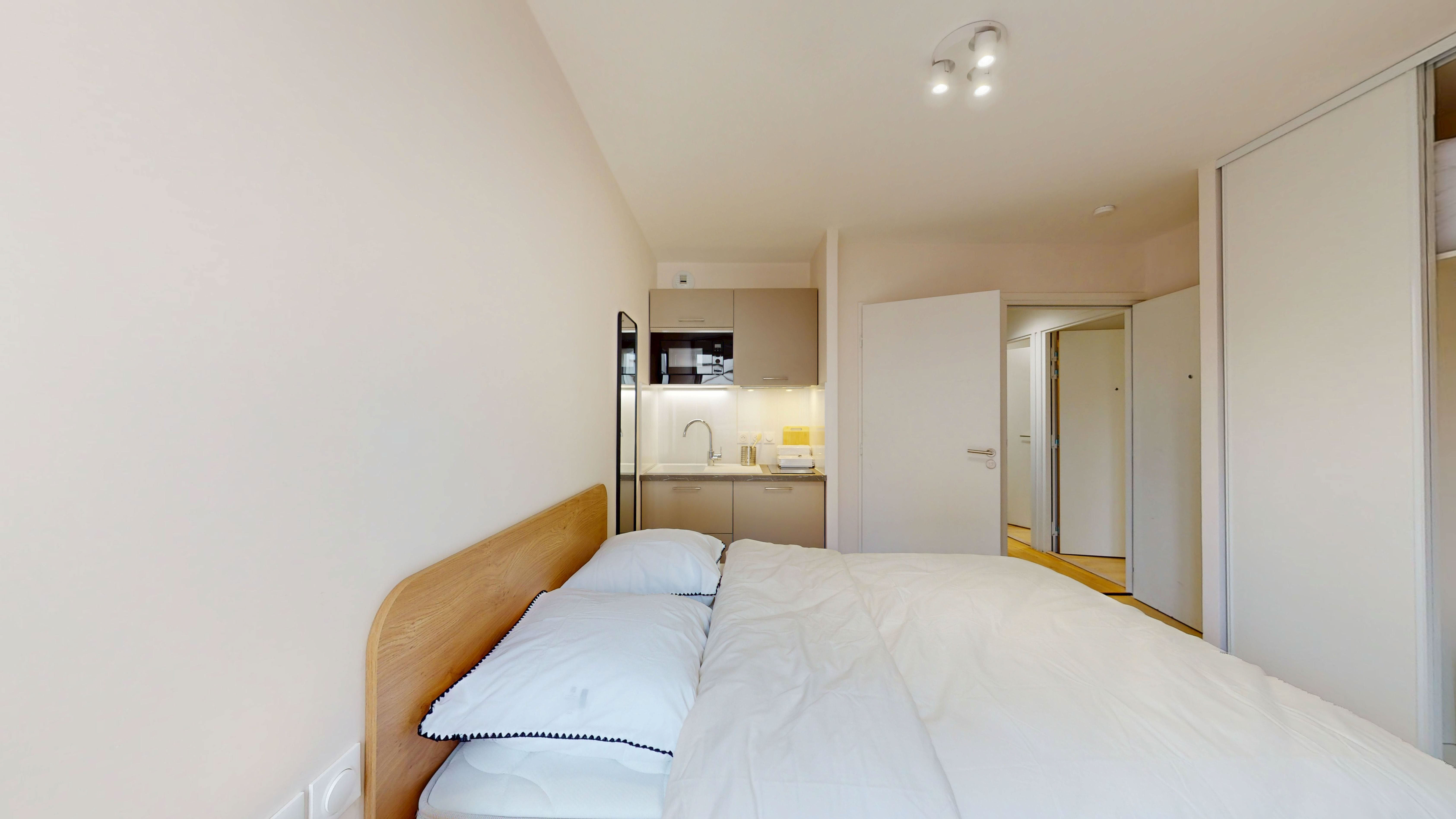 Room 116 - 9