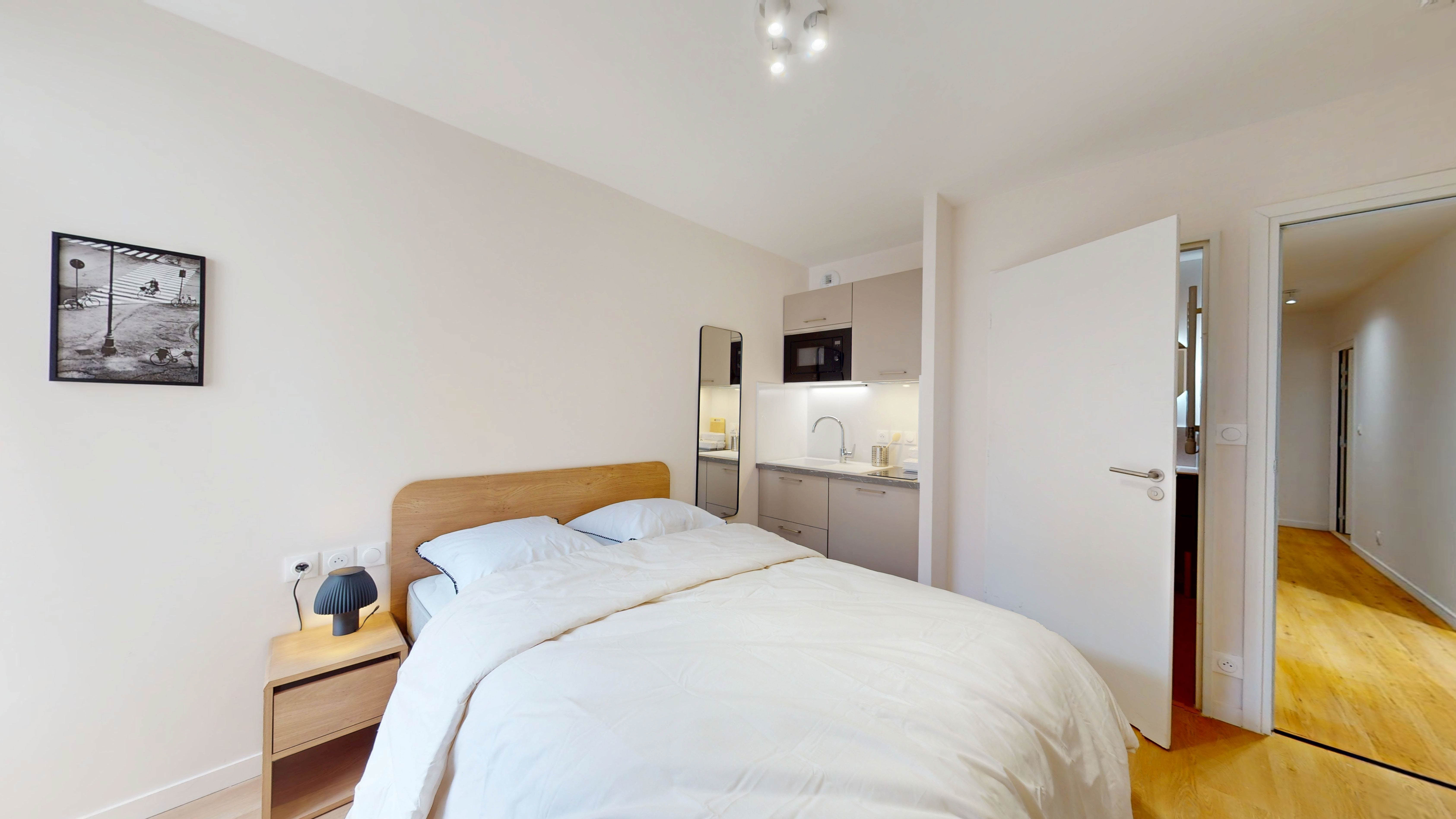 Room 116 - 8