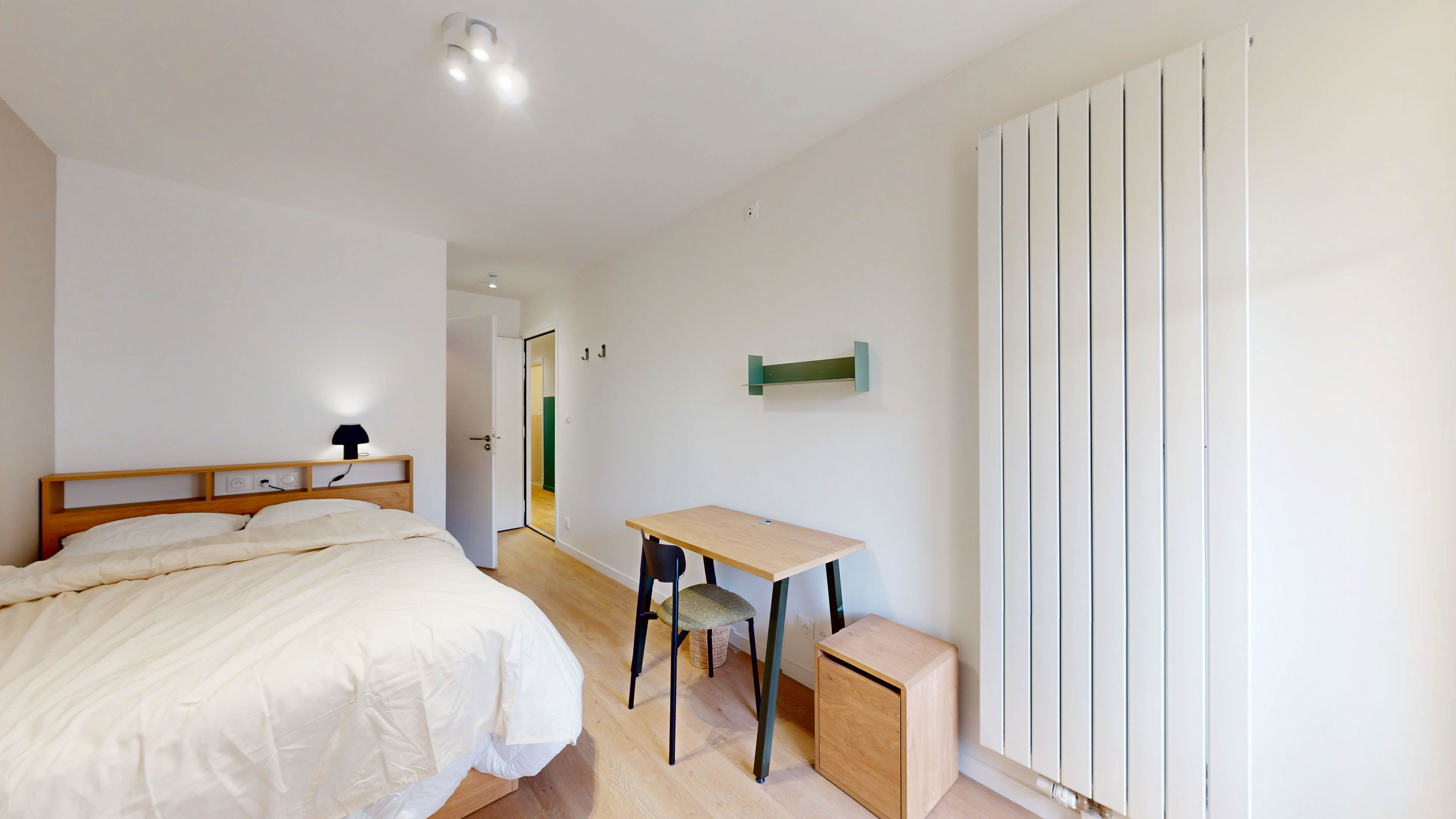 Room 119 - 7