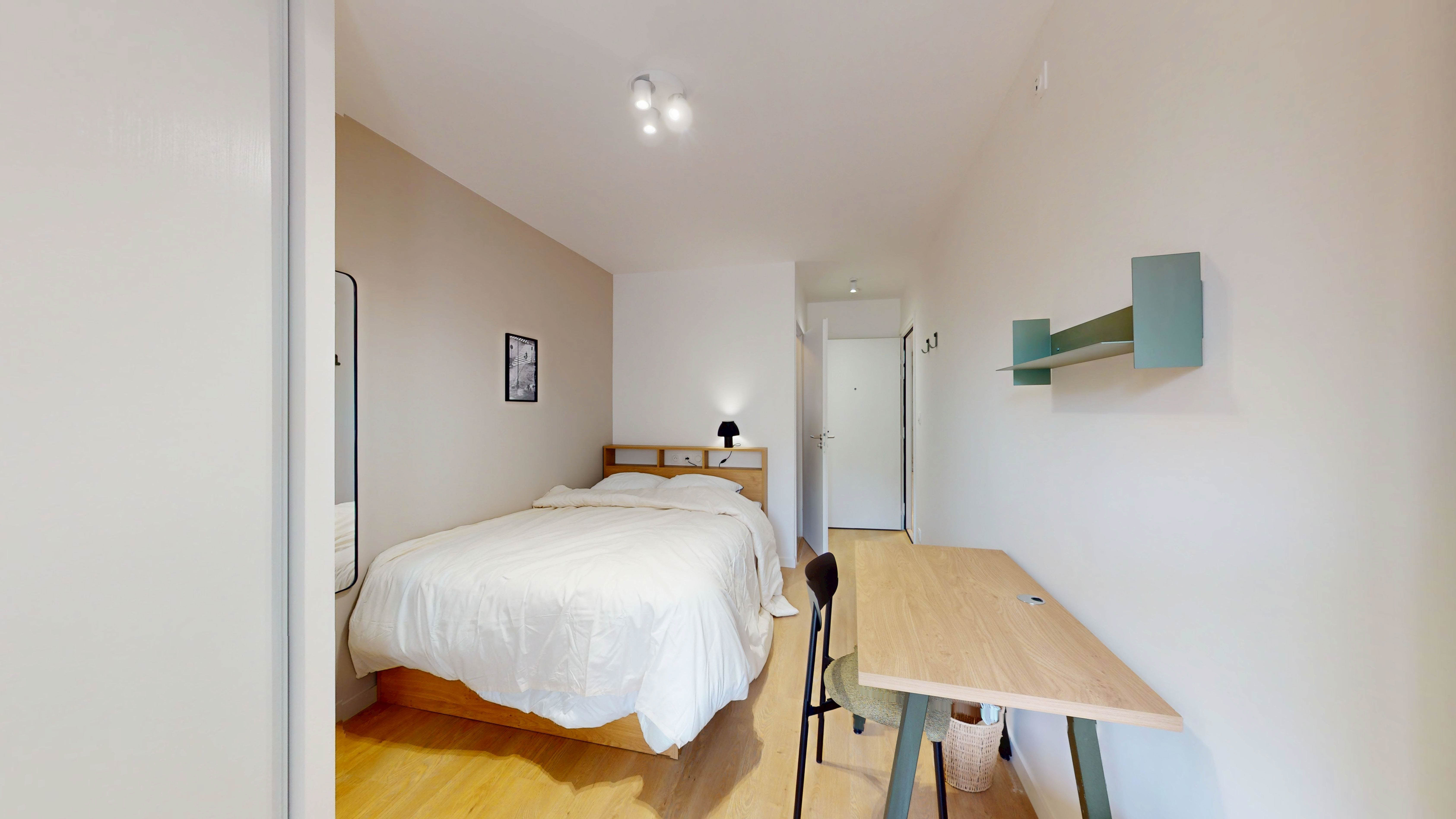 Room 119 - 8