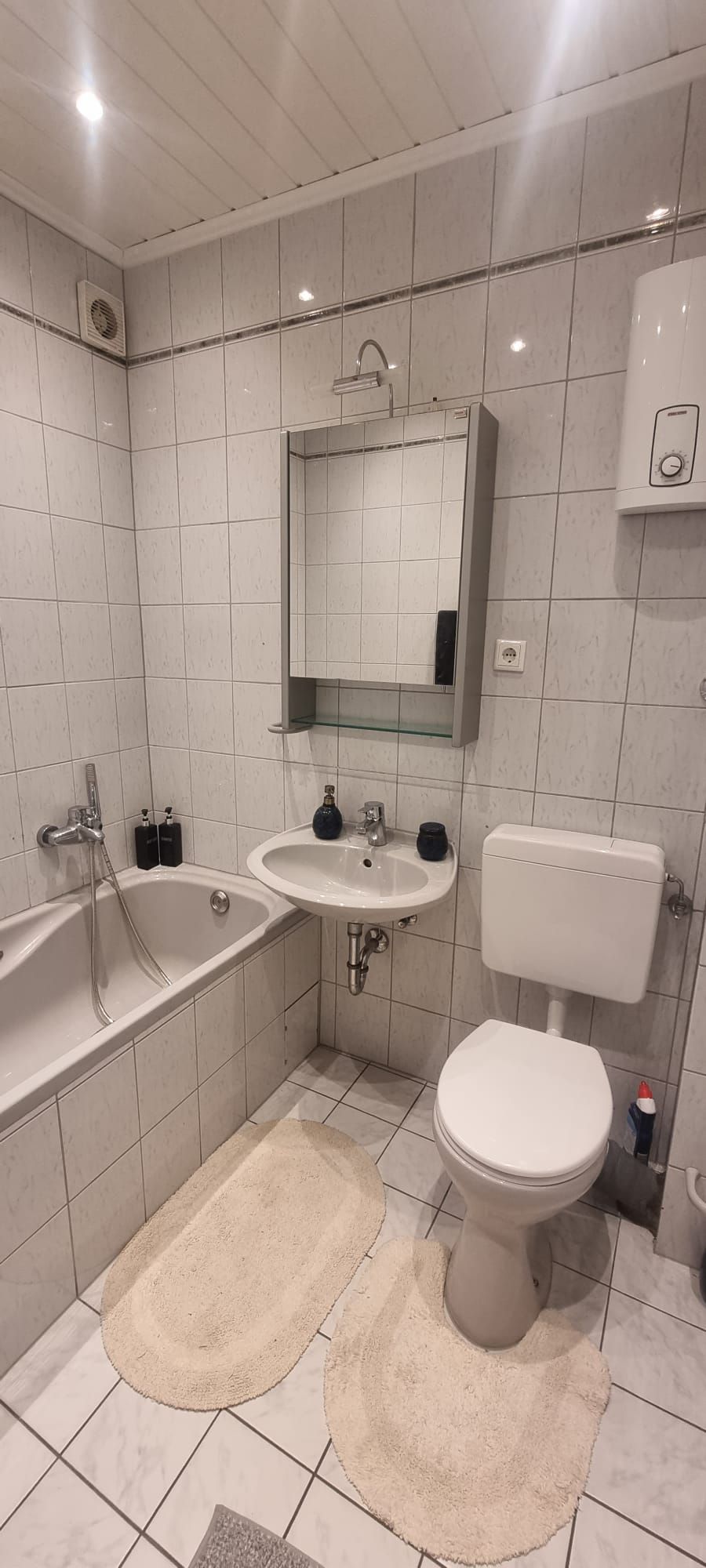 Spacious 4-Room Apartment Near Essen City Center - 2