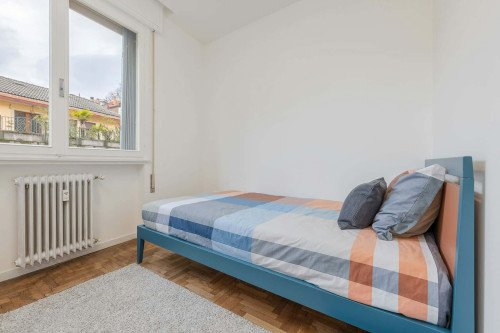 Room in Via Leonardo Emo Capodilista, Padova for 110 m² with 7 bedrooms - Gallery - 9