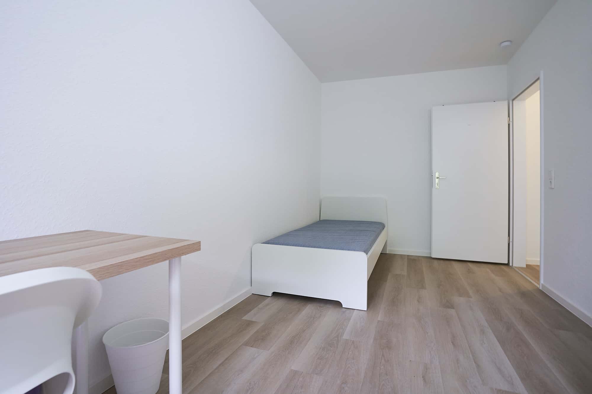 Kölner Landstraße - Room 1 - Kölner Landstraße - Room 1 - Gallery - 1