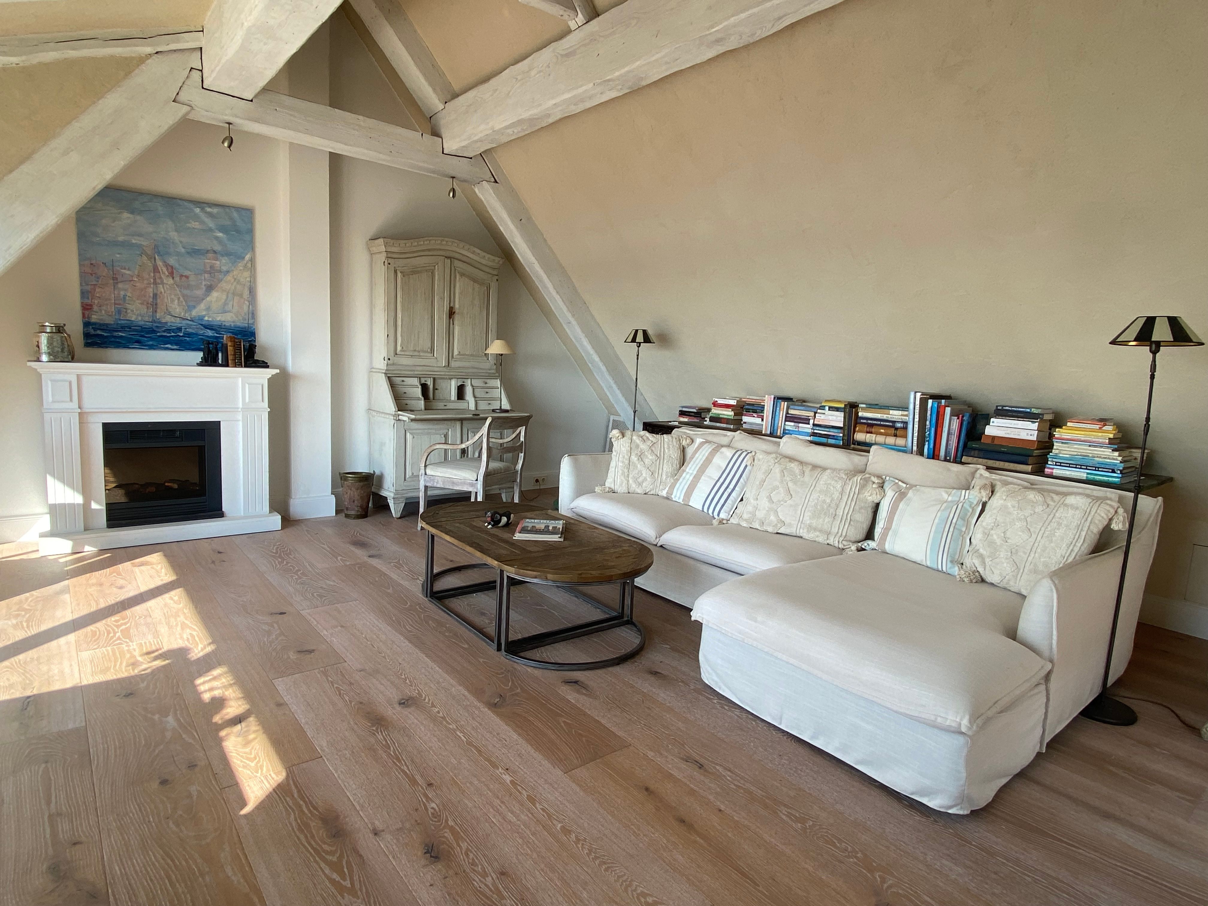 Flat With Elb View - 11
