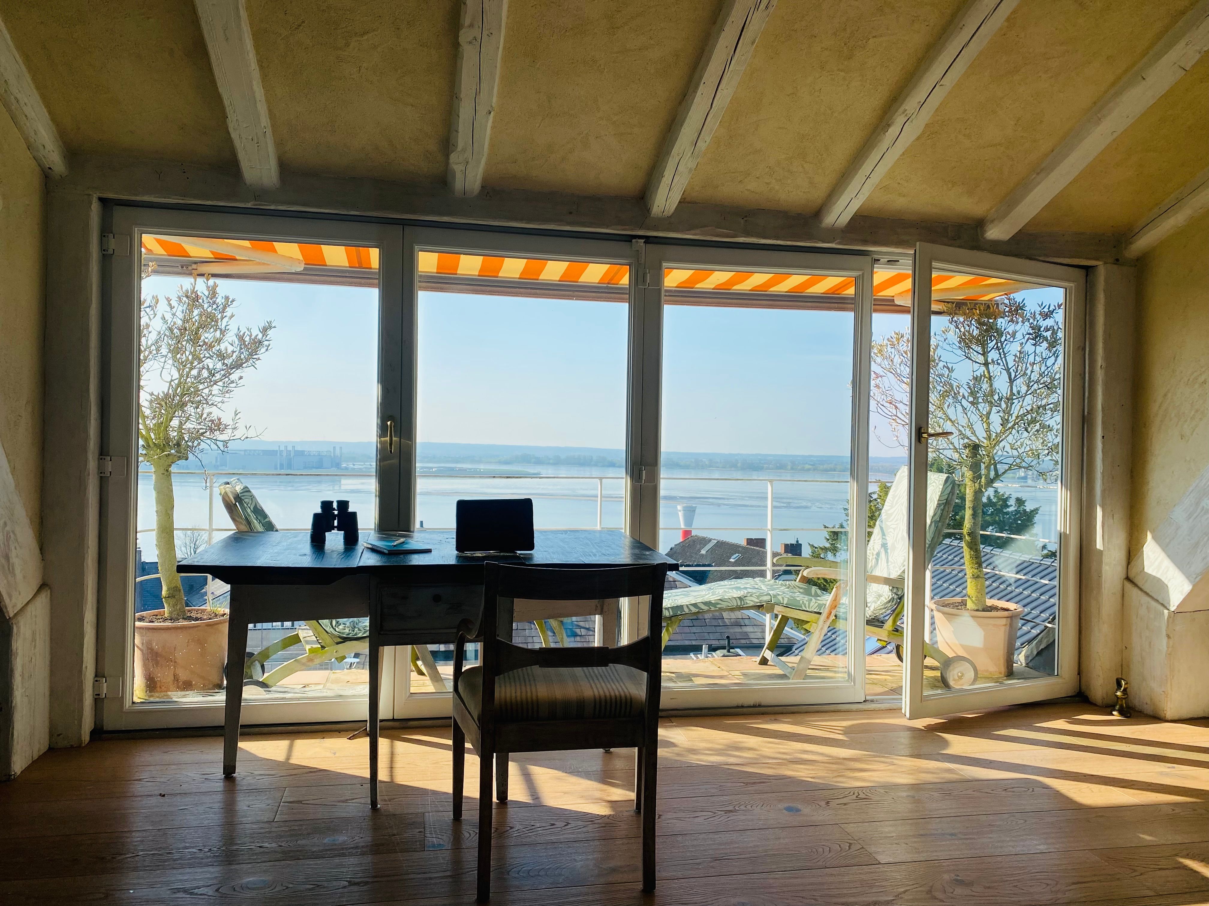 Flat With Elb View - 10