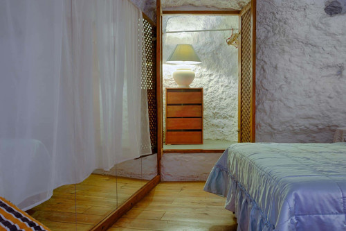 Room in Calle Veredillas de San Cristóbal, Granada with 2 bedrooms
