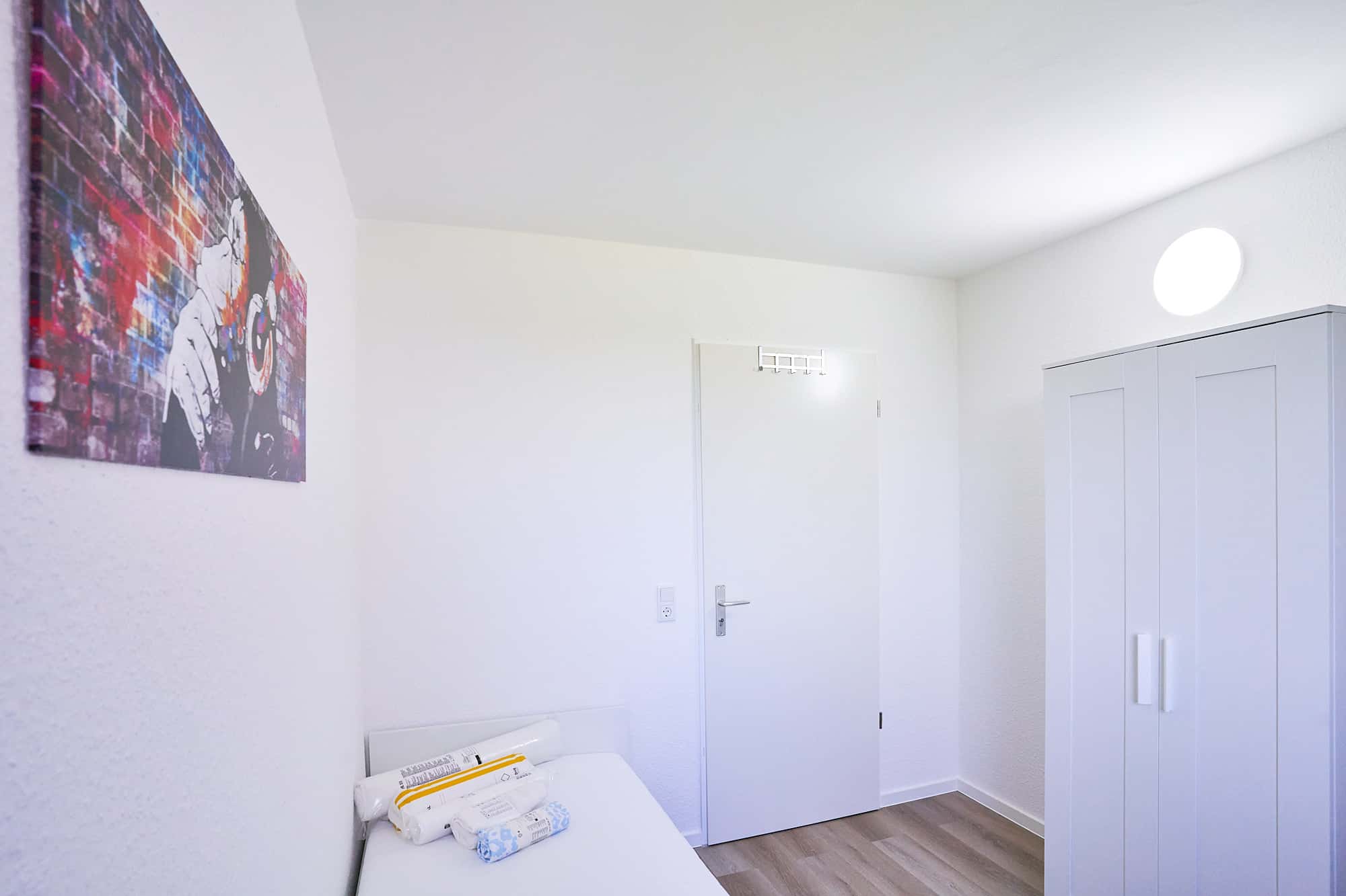 Kölner Landstr. - Room 1 - Kölner Landstr. - Room 1 - Gallery - 1