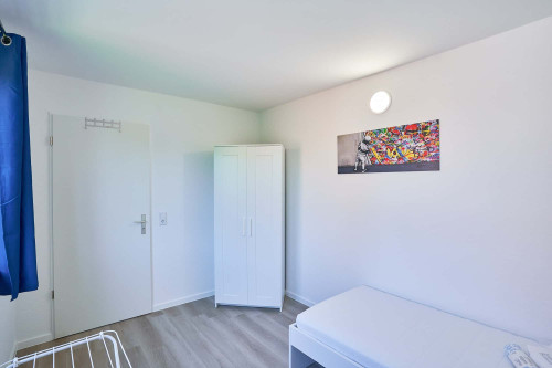 Kölner Landstr. - Room 2