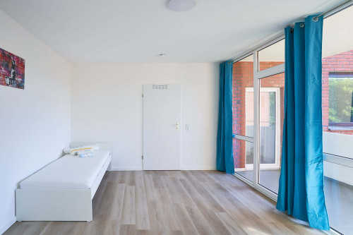 Kölner Landstr. - Room 4 + Balcony