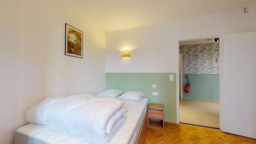 Big single ensuite bedroom near Parc Georges Pompidou