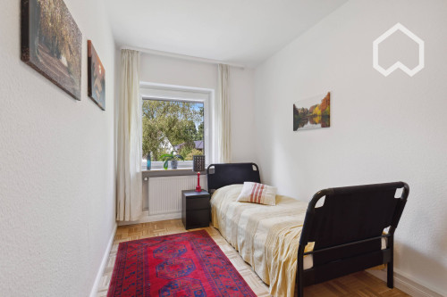 Spacious, bright 5 room apartment, walking distance to the Alster, shopping center and the train with direct connection to the city - Gallery - 8