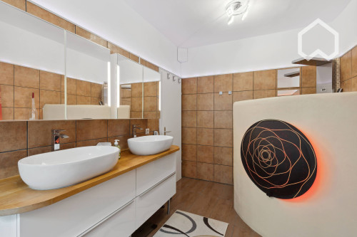Spacious, bright 5 room apartment, walking distance to the Alster, shopping center and the train with direct connection to the city - Gallery - 4