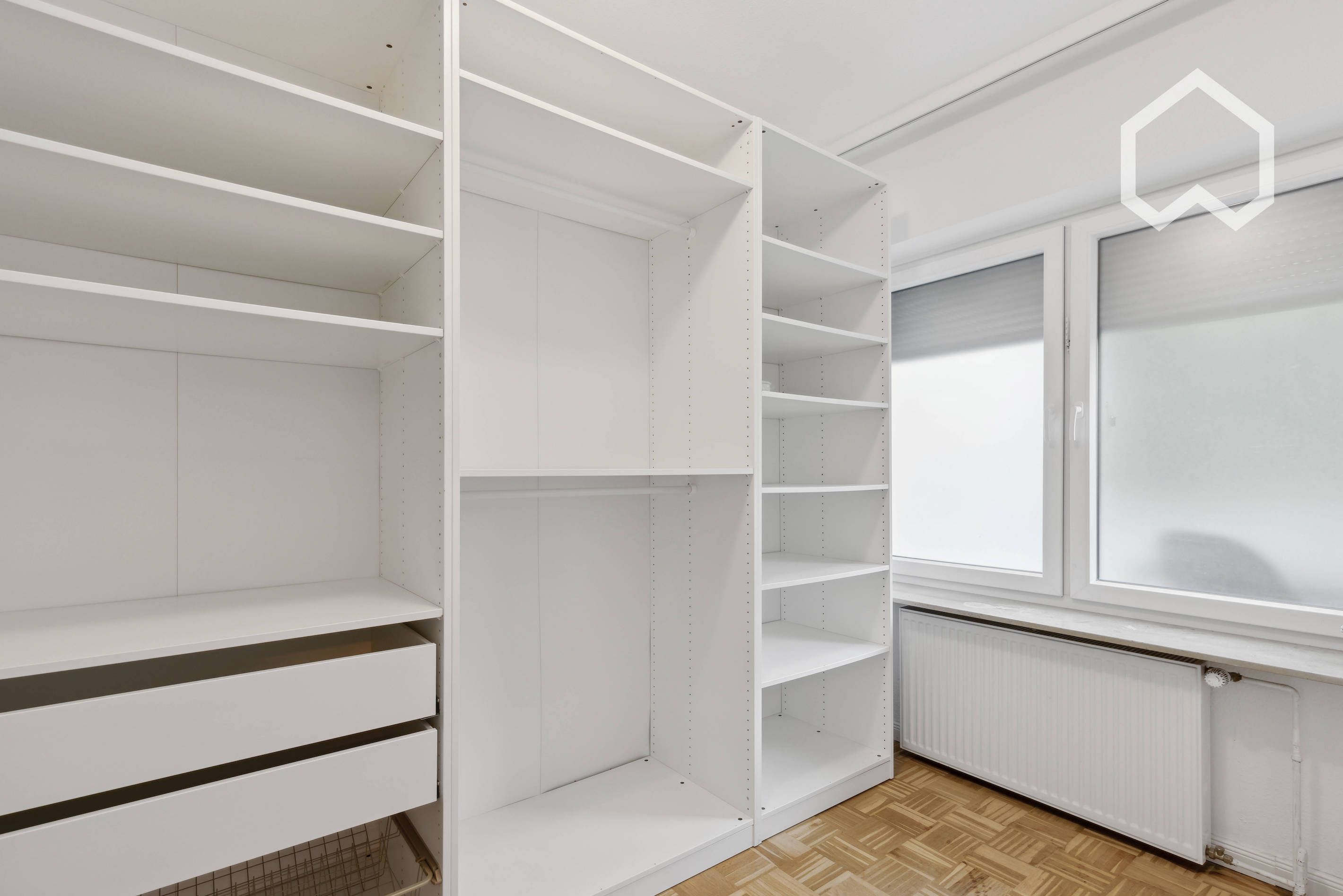 Spacious, Bright 5 Room Apartment, Walking Distance To The Alster, Shopping Center And The Train Wit - 7