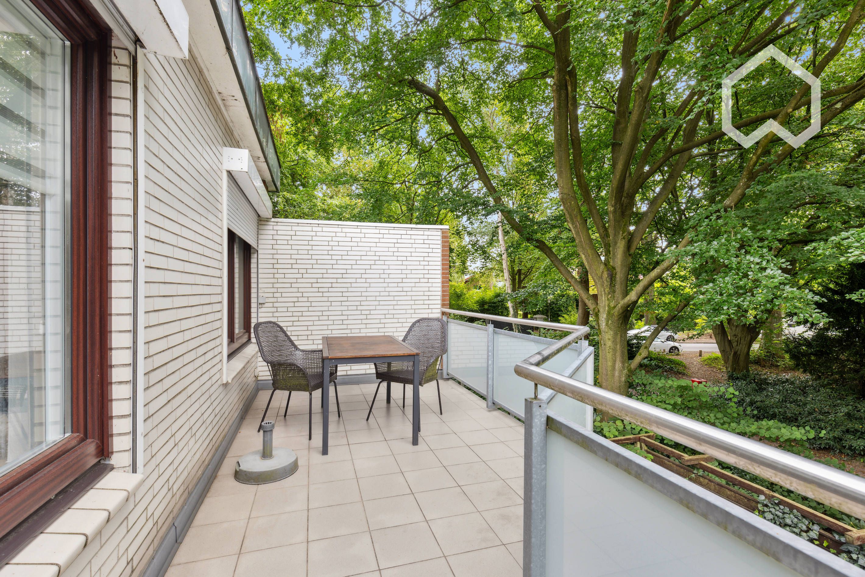 Spacious, Bright 5 Room Apartment, Walking Distance To The Alster, Shopping Center And The Train Wit - 6