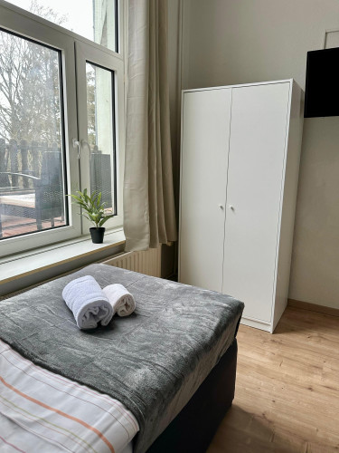 Feel at Home in Neumünster – Balcony, Wi-Fi & Smart TV