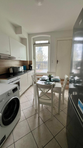 Bright Comfort Room with Smart TV, Wi-Fi & Balcony Access