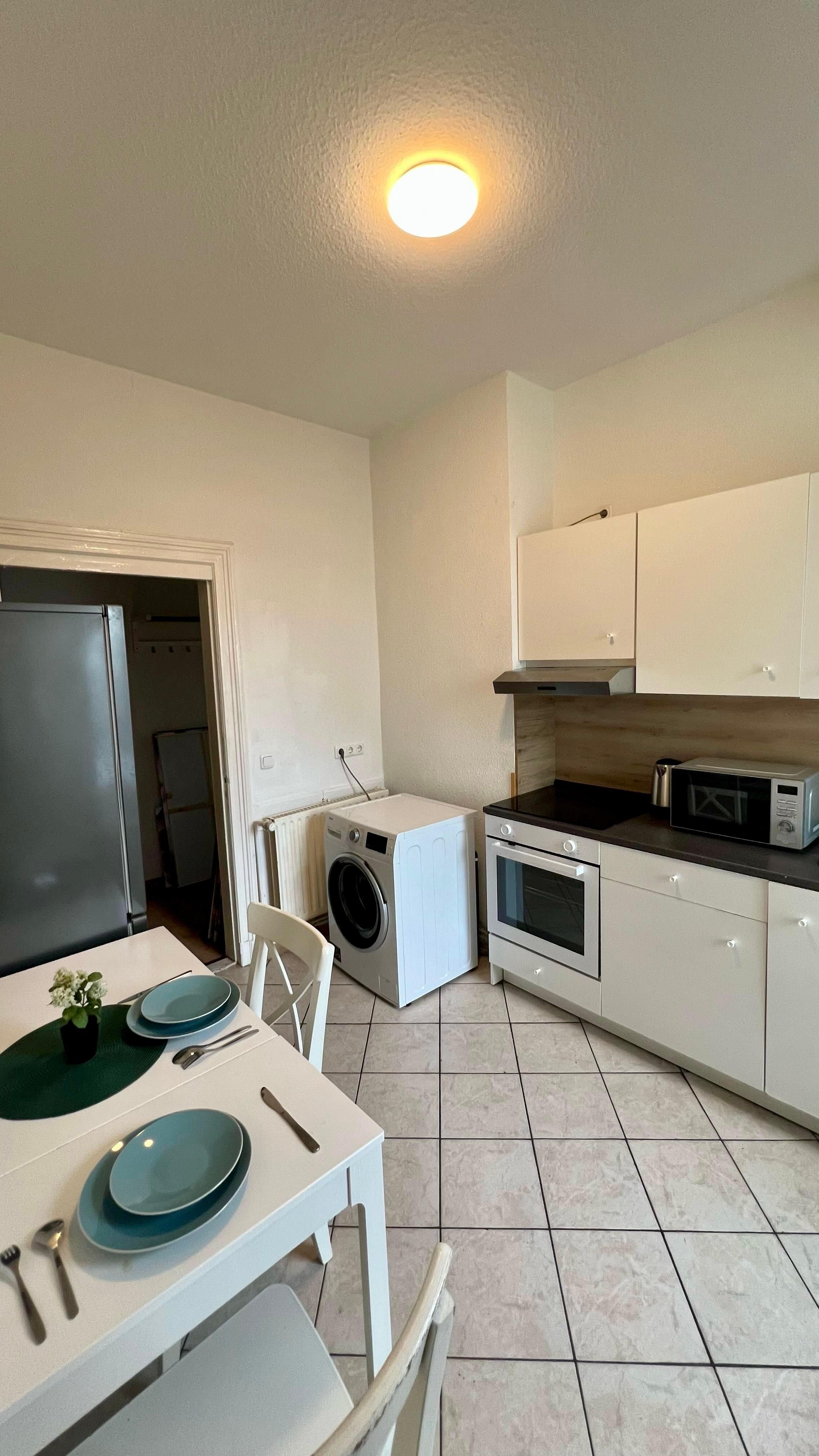  Bright Comfort Room With Smart TV, Wi-Fi & Balcony Access  -  Bright Comfort Room with Smart TV, Wi-Fi & Balcony Access  - Gallery -  10