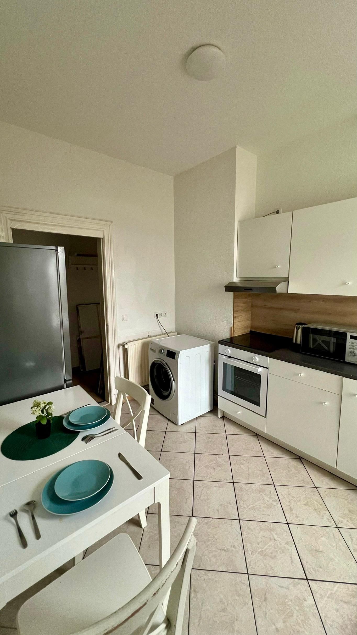  Bright Comfort Room With Smart TV, Wi-Fi & Balcony Access  -  Bright Comfort Room with Smart TV, Wi-Fi & Balcony Access  - Gallery -  8