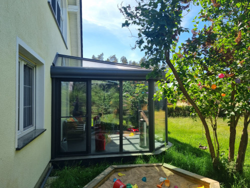 Quiet 2-room apartment in Cottbus – Conservatory, Parking, Fast Wi-Fi, TV, Washing machine, Dryer, Dishwasher (near BTU & MUL)