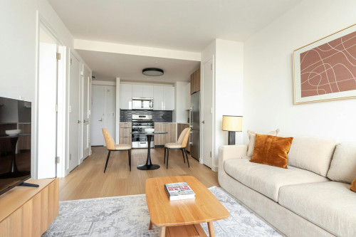 57th Avenue, Queens County, 