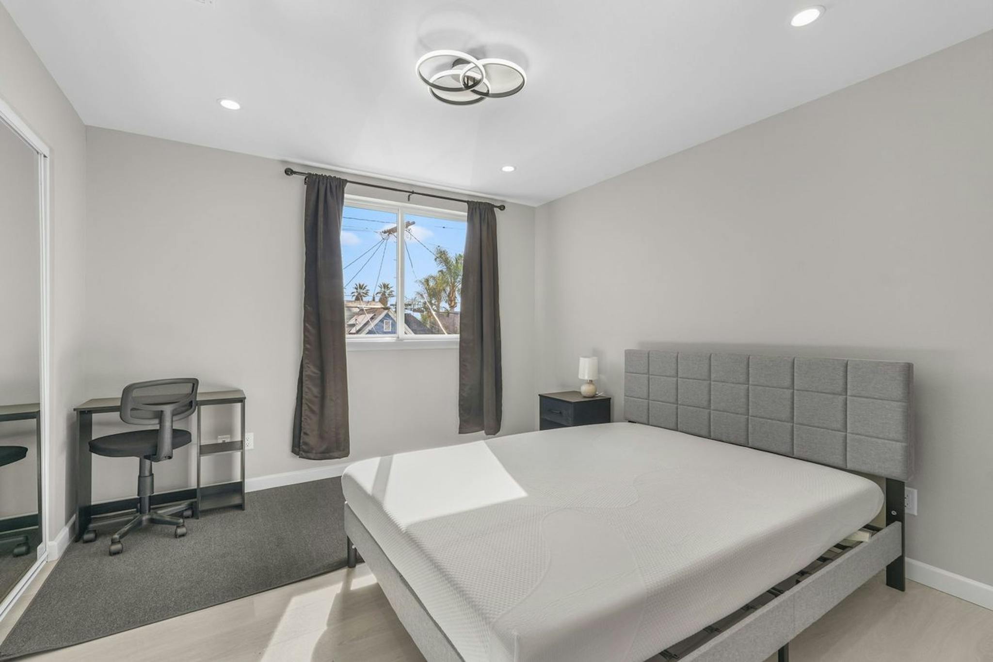  Private Room  -  North Chicago Street, Los Angeles, CA  - Gallery -  1