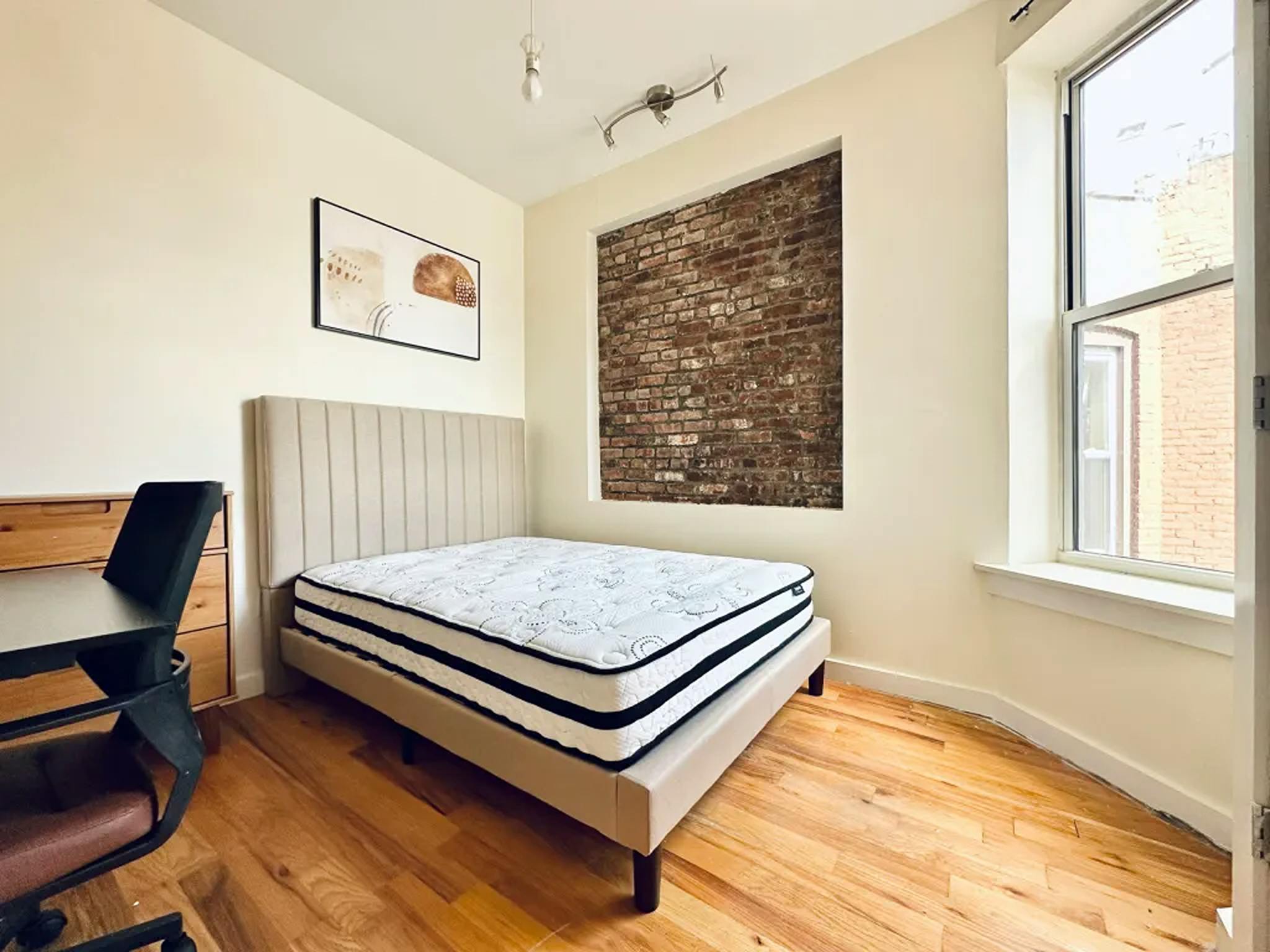 Private Room - Lincoln Pl, Brooklyn, NY - Gallery - 1