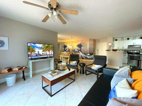 E Country Club Dr, Aventura, FL - Gallery - 11