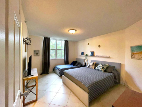 E Country Club Dr, Aventura, FL - Gallery - 60