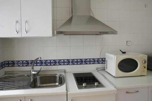 Modest double bedroom close to Universidad de Sevilla