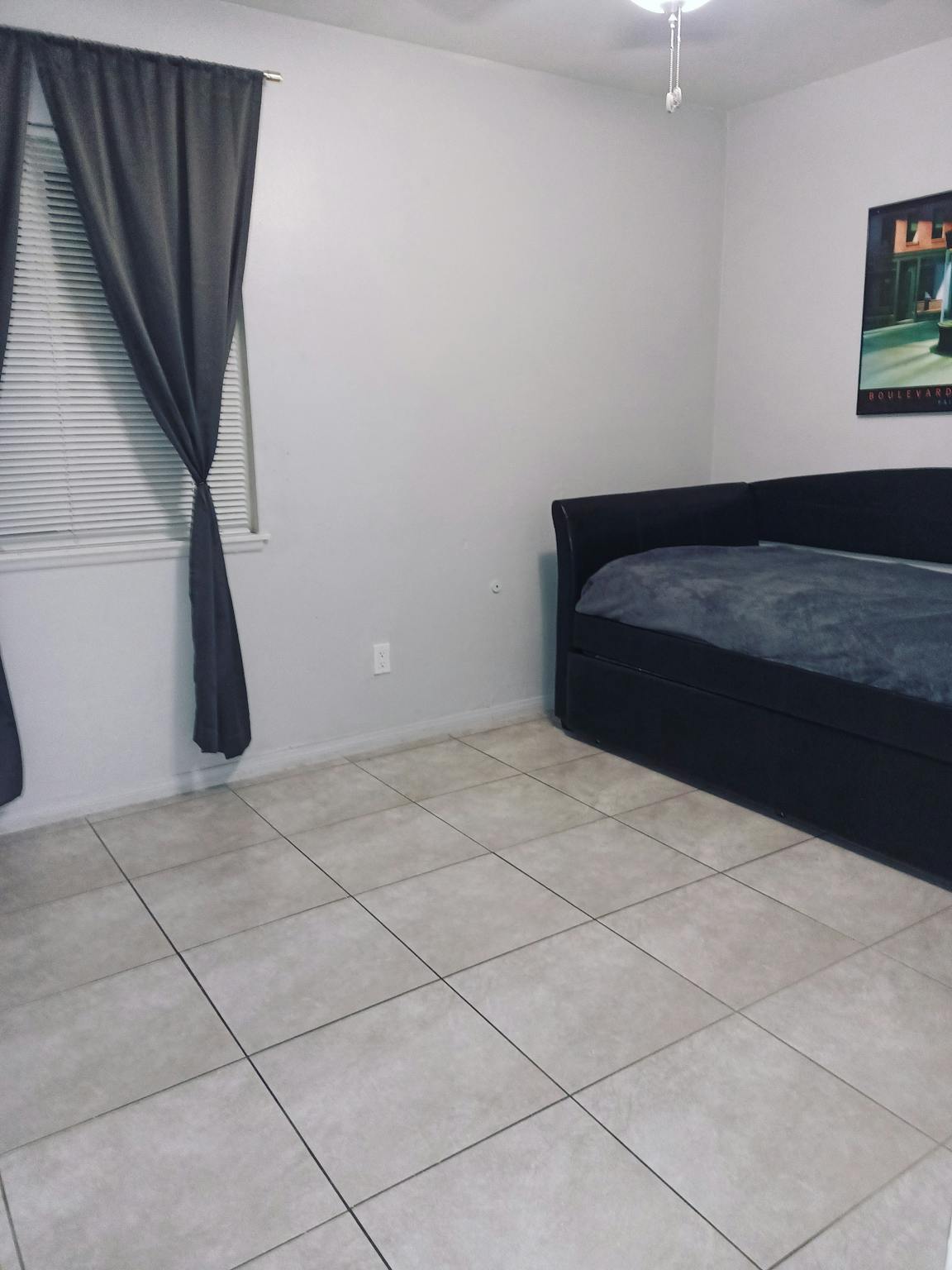  Private Room  -  Anna St, Riverside, CA  - Gallery -  1