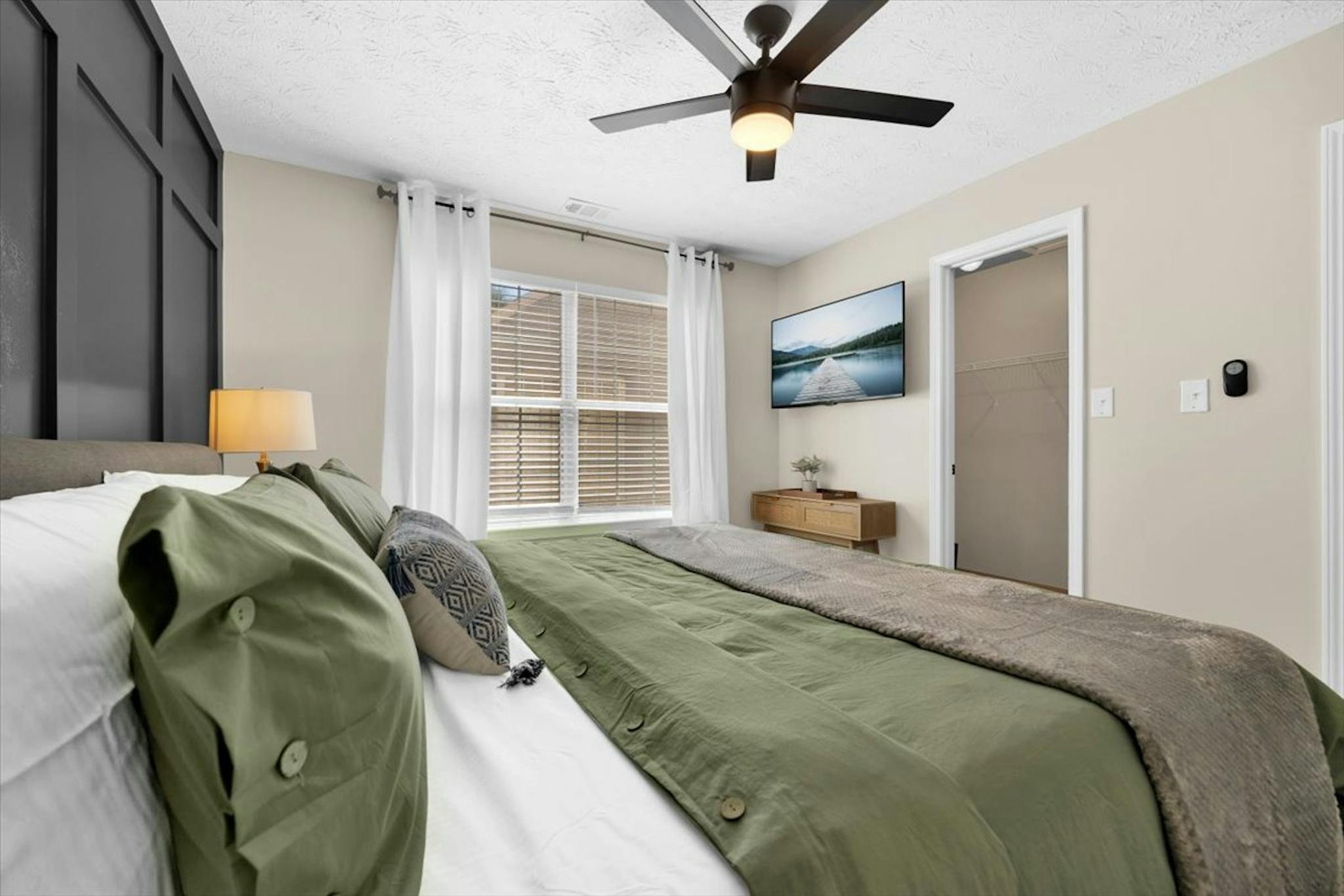 Entire Place - Durham Ridge Ct NW, Lilburn, GA - Gallery - 1