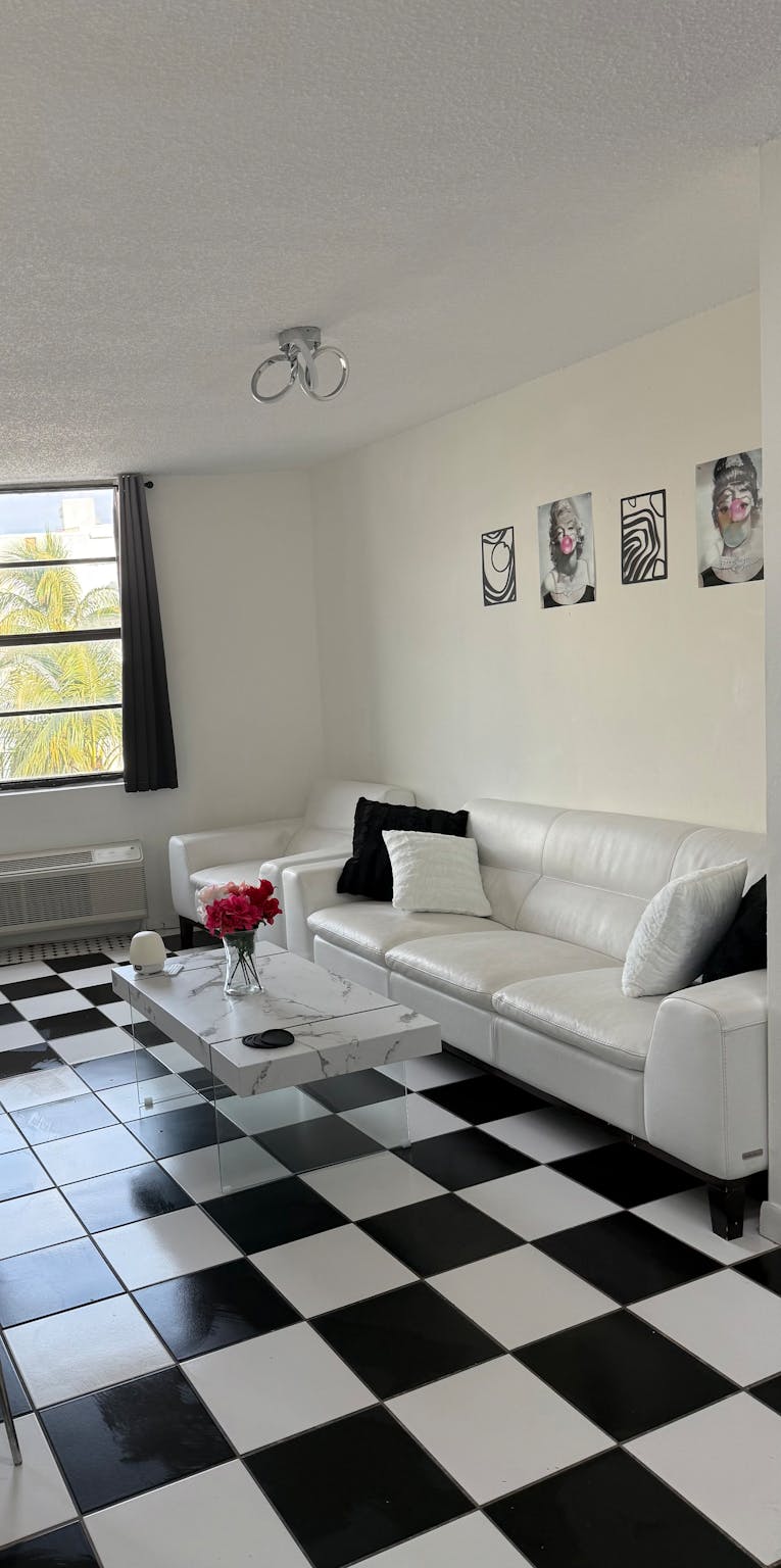 Entire Place - Washington Avenue, Miami Beach, FL - Gallery - 1