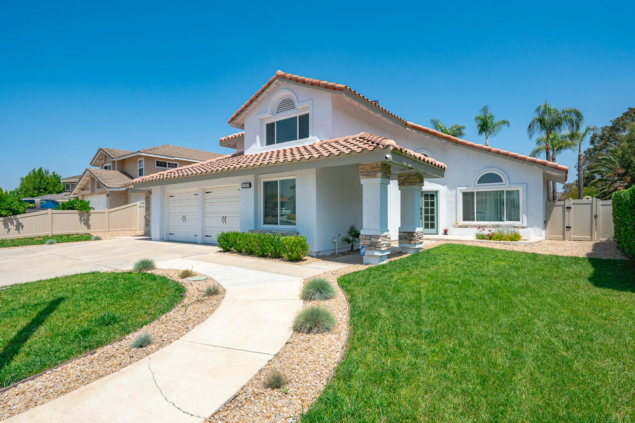  Entire Place  -  Crestlake Lane, Riverside, CA  - Gallery -  1