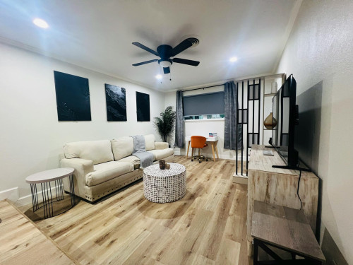 Chenevert Street, Houston, TX - Gallery - 10