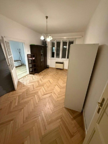 Holandská, Hlavní město Praha