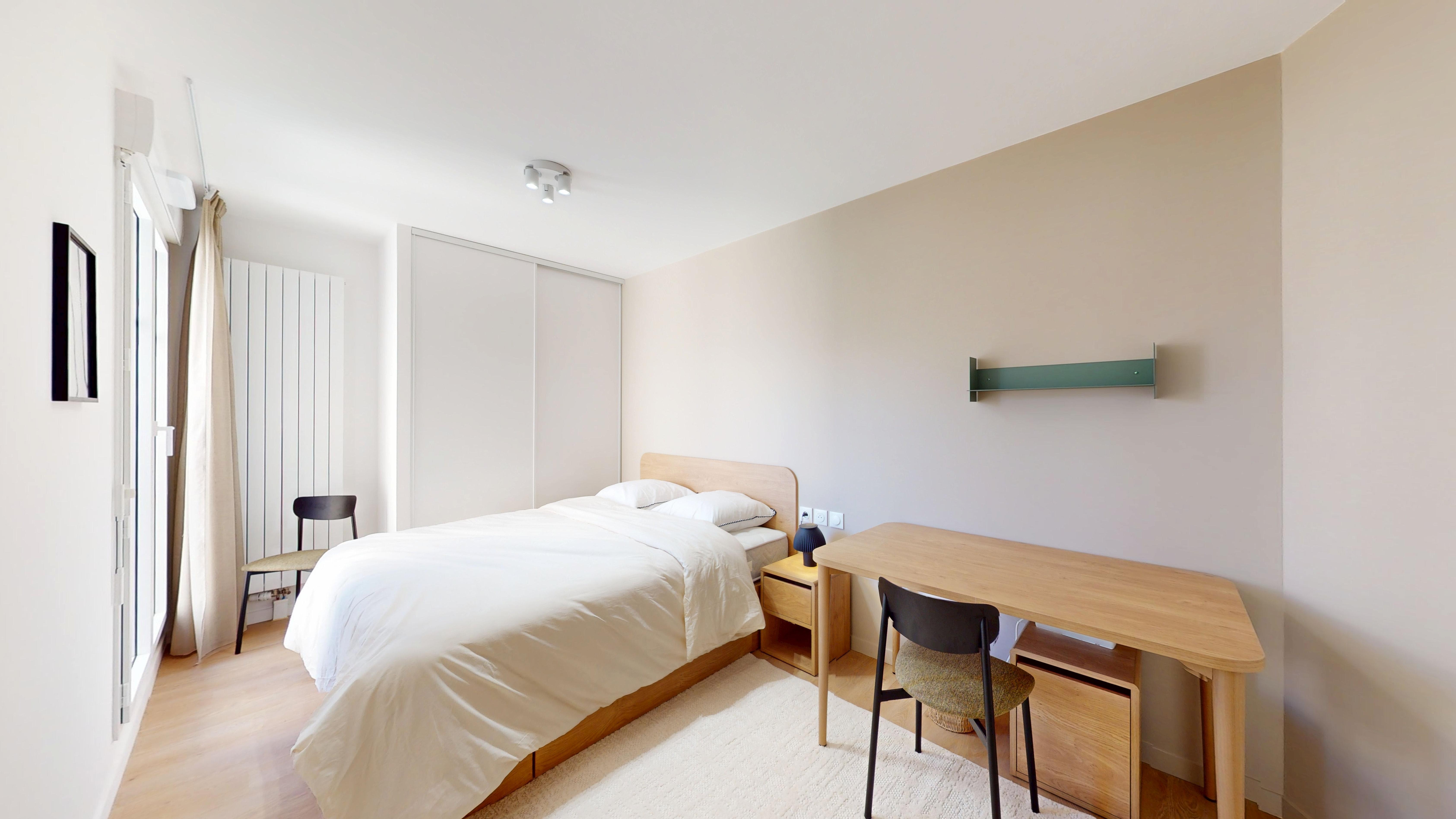 Room 201 - 10
