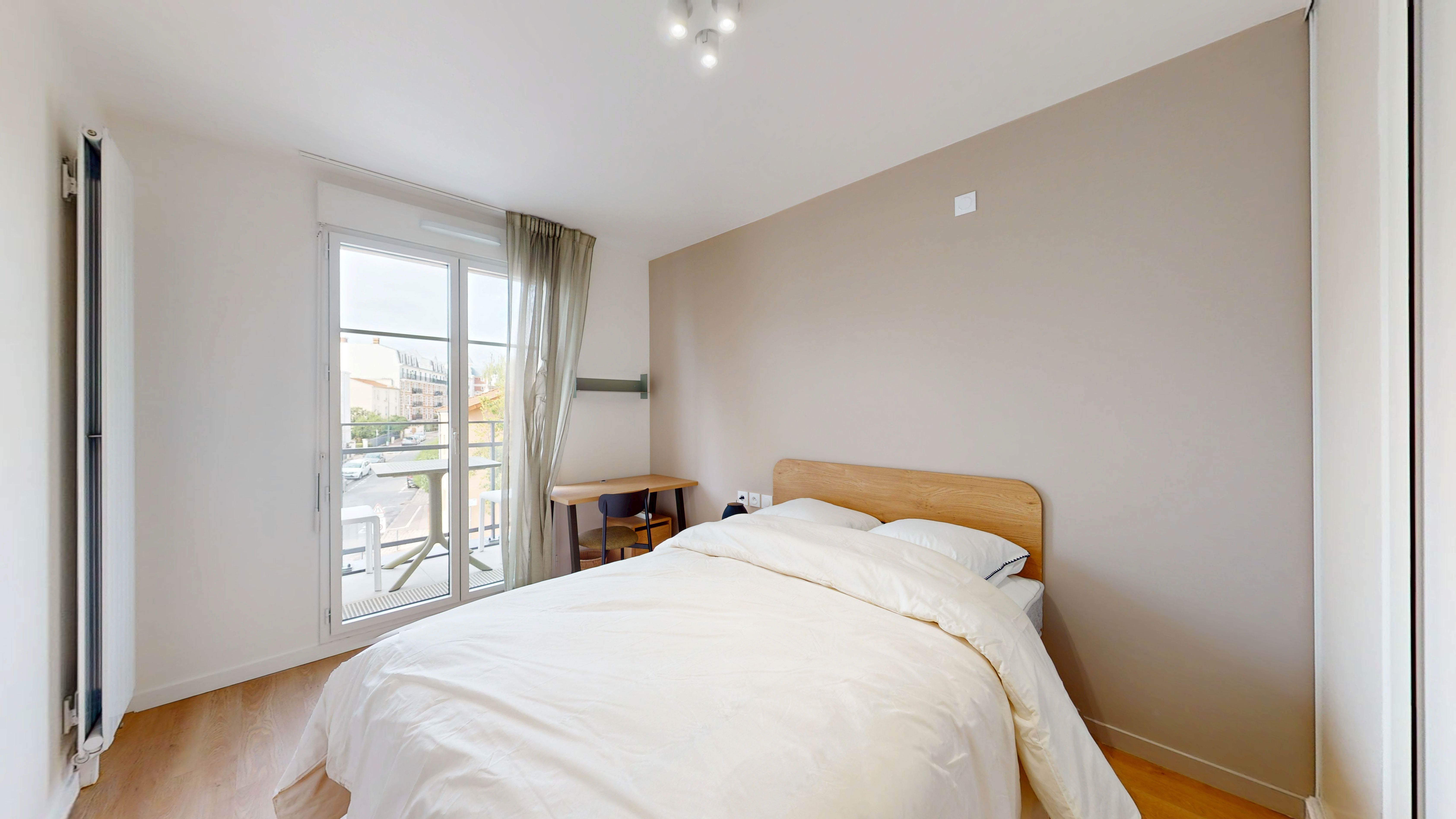 Room 208 - 4