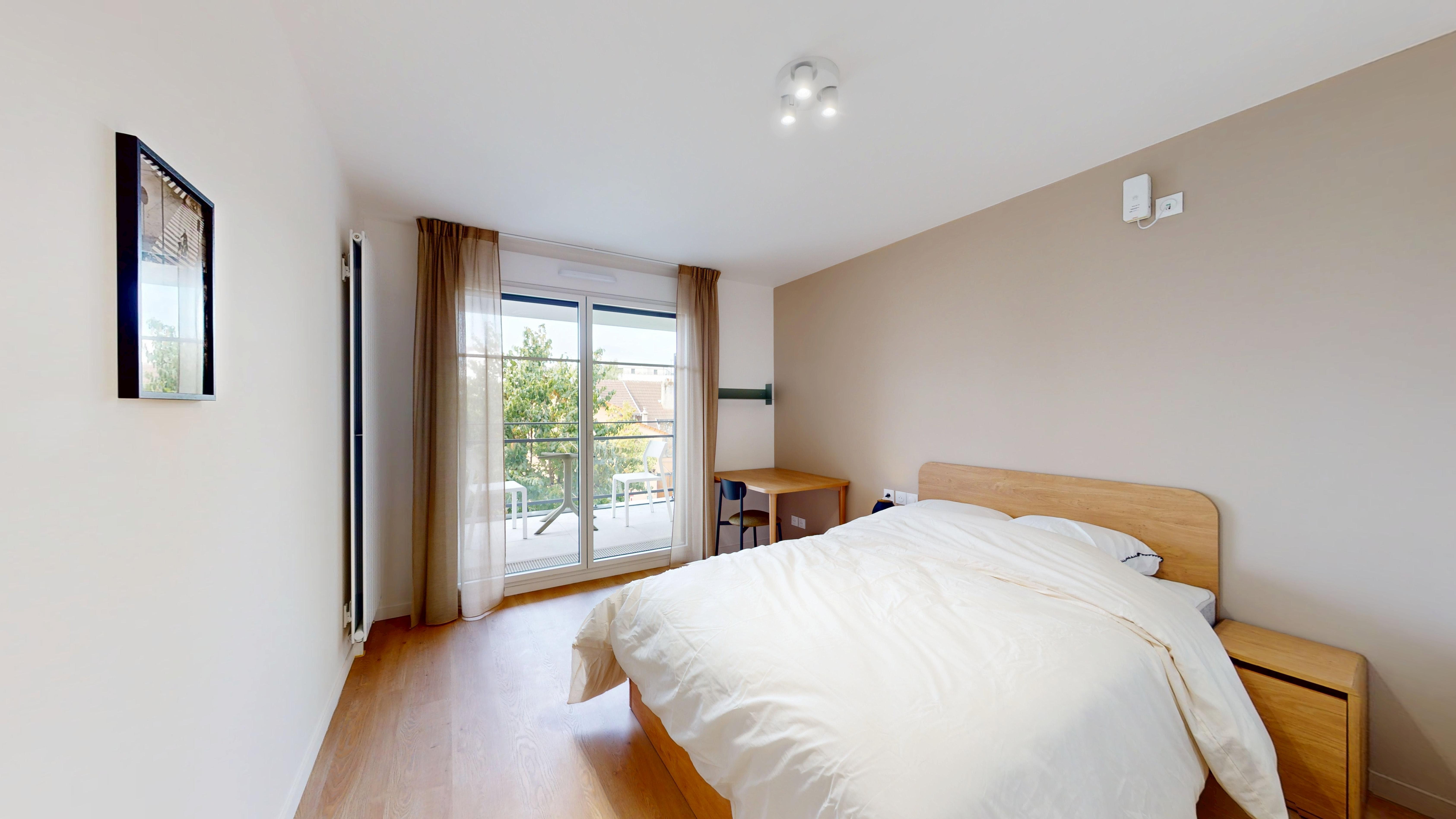 Room 210 - 6