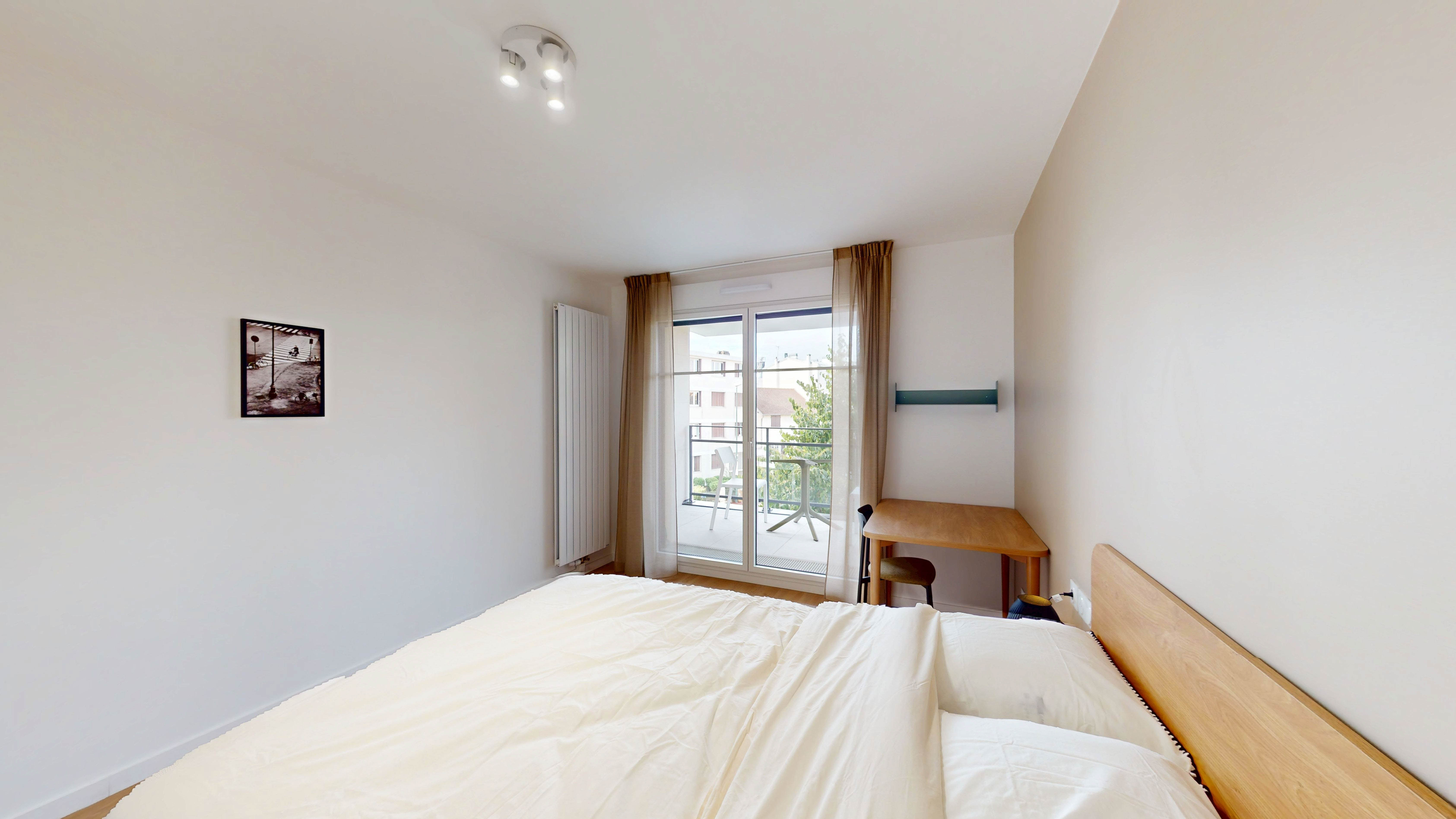 Room 210 - 7