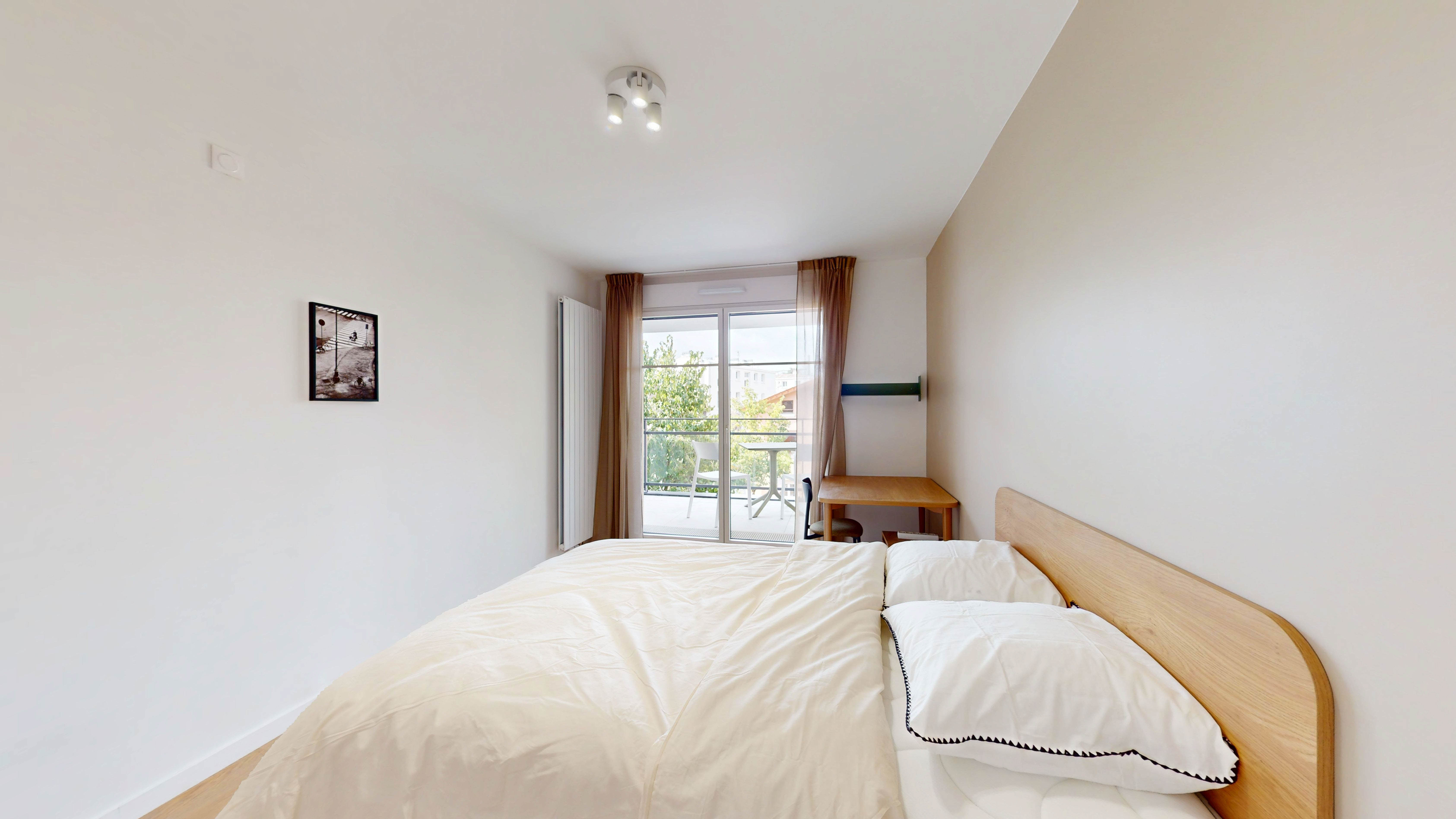 Room 211 - 7