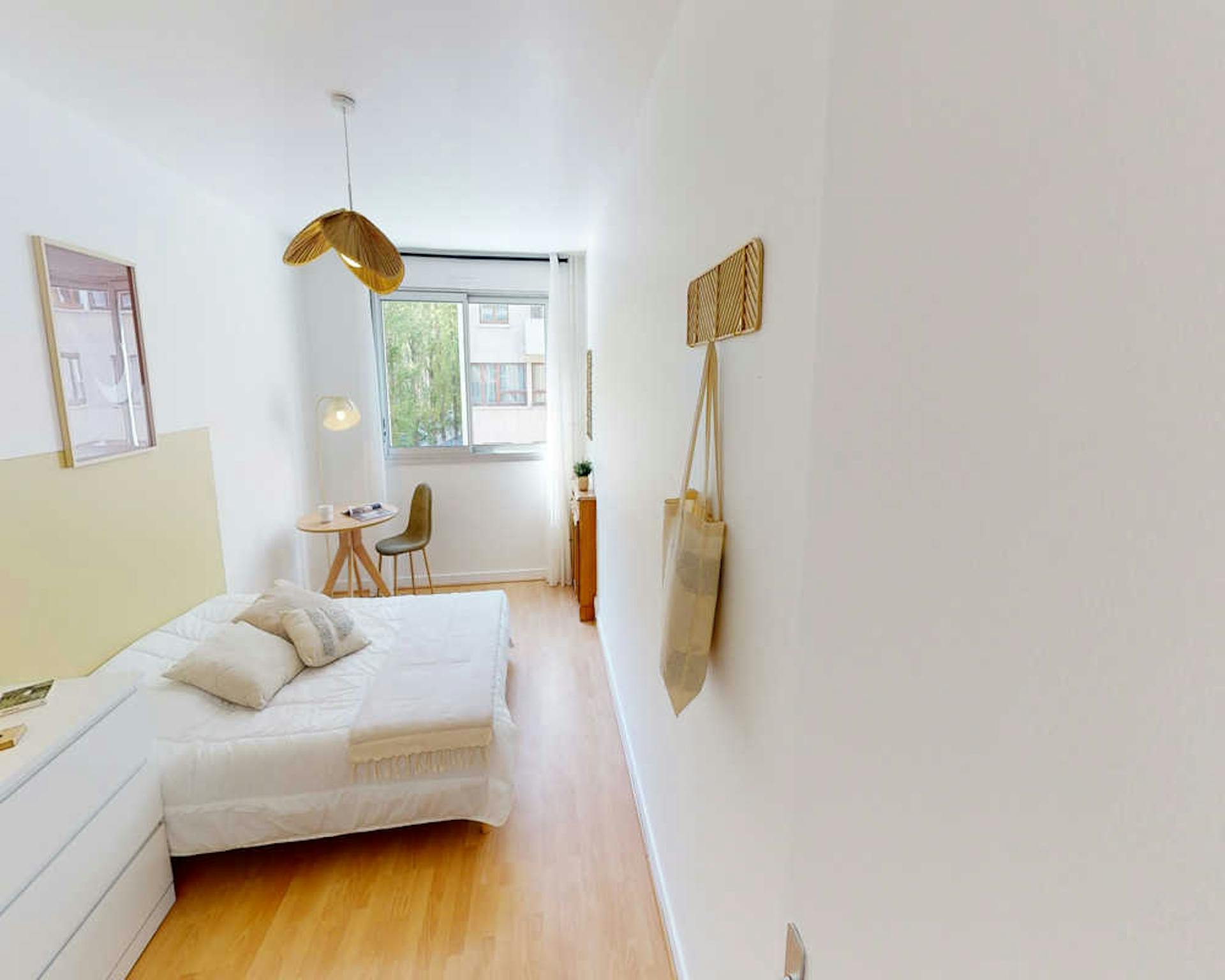 Private Room - Rue de Lourmel, Paris - Gallery - 1
