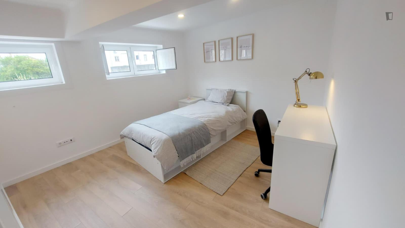 Shining Single Bedroom With A Private Bathroom Close To University Of Coimbra - Shining Single Bedroom with a private bathroom close to University of Coimbra - Gallery - 1