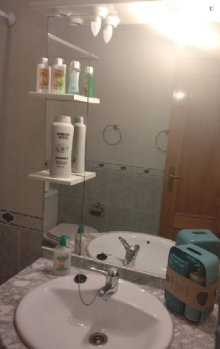 Fascinating 5 Bedroom Apartment with a balcony close to Bragança Castle - Gallery - 8