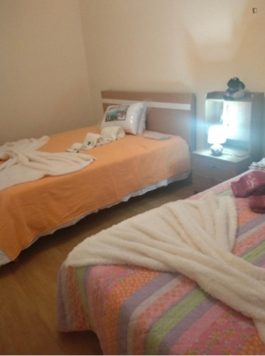 Fascinating 5 Bedroom Apartment with a balcony close to Bragança Castle - Gallery - 7