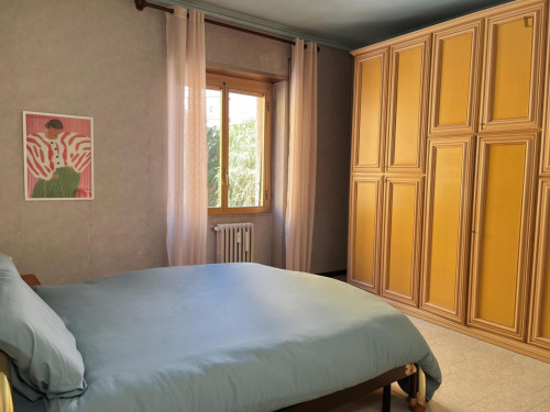 Spacious bedroom in a 3-bedroom apartment in Monteverde Nuovo